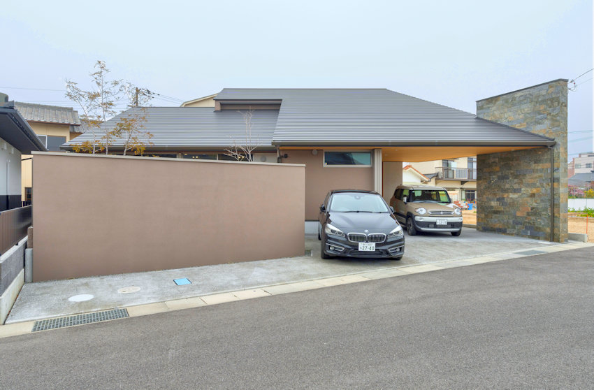 敷地を活かす南向きのガレージハウス